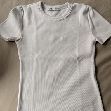 T-shirt a costine Zara