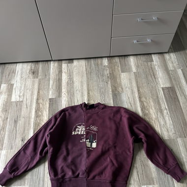 Peso Split Sweater
