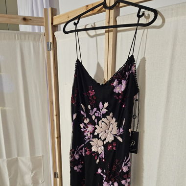 Adrianna Papell brandneues lila Paillettenkleid