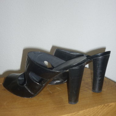 Schwarze High Heels