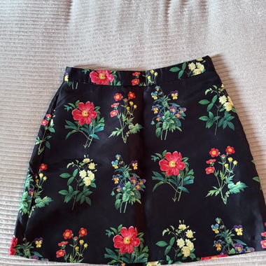 Floral black short skirt 