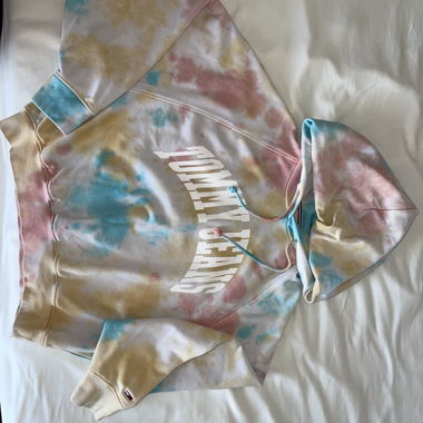 TOMMY  tiedye cropped hoodie 