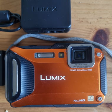 Fotocamera impermeabile Panasonic Lumix TS5