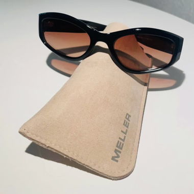 Paire de lunettes meller