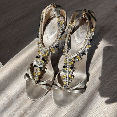 Elegante High Heels mit Strass