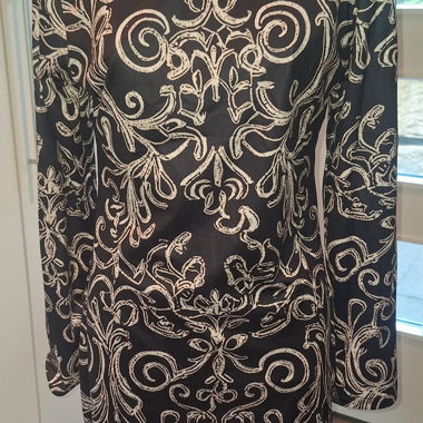 Gemustertes Langarmkleid
