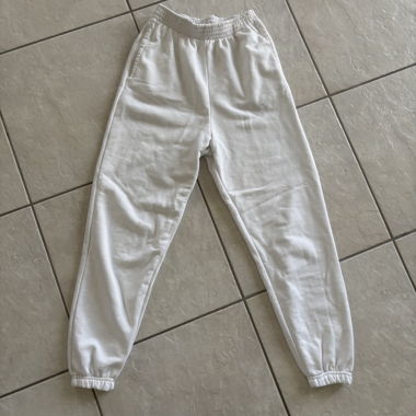 Weisse Jogginghose