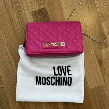 Sac pochette love moschino rose 