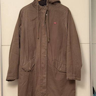 Levi’s long khaki parka size L