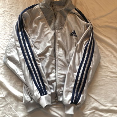 Silbrige Adidasjacke