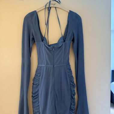 Robe courte bleue à manches longues