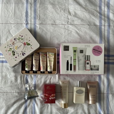 Parfums & Creams