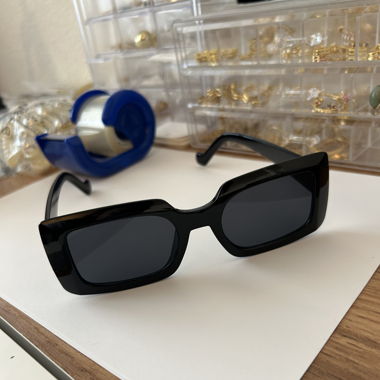 Schwarze Sonnenbrille 