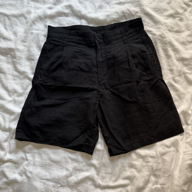 Schwarze Casual-Shorts (Zara)