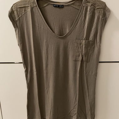 T-shirt Zara basic color kaki