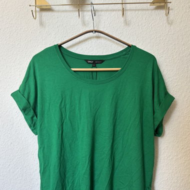 green shirt