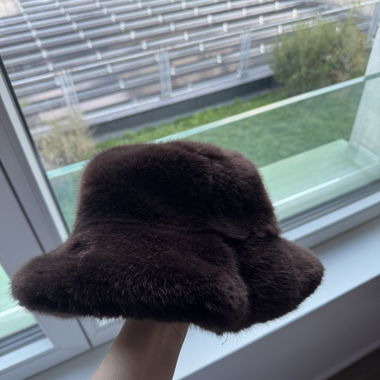 Cappello in finta pelliccia & Other Stories