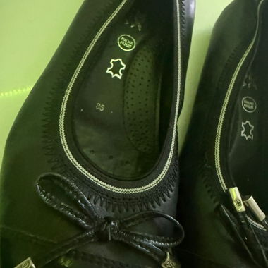 Schwarze Ballerinas Grösse 35