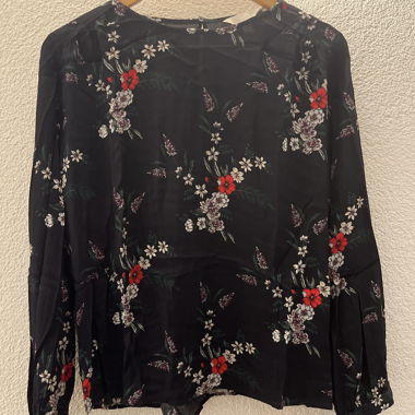 Blouse fleurie noire