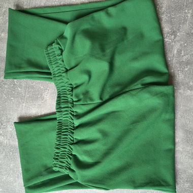 Grüne Trainingshose
