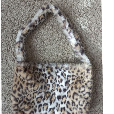leo print bag