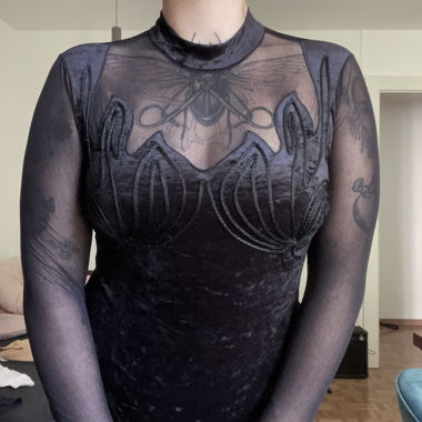 Body in black velvet