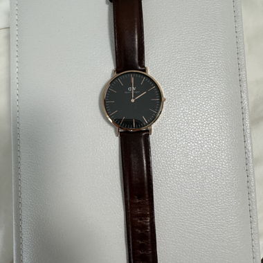 Uh Daniel Wellington