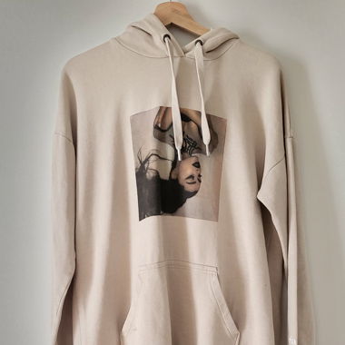 Langer Pulli mit Arianna aufdruck