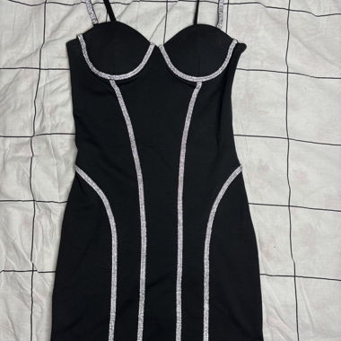 Abito mini nero con strass