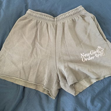 Shorts gris pour femmes New Girl Order