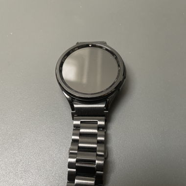 Montre Samsung connectée noire avec bracelet métal