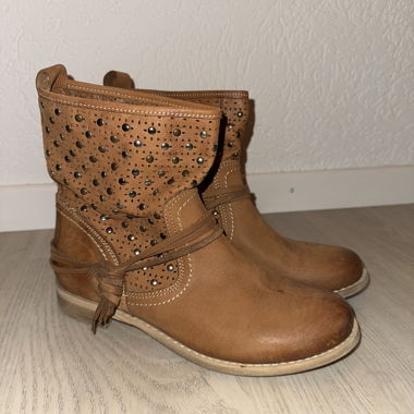 Ankle boots