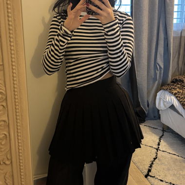 Black skirt 