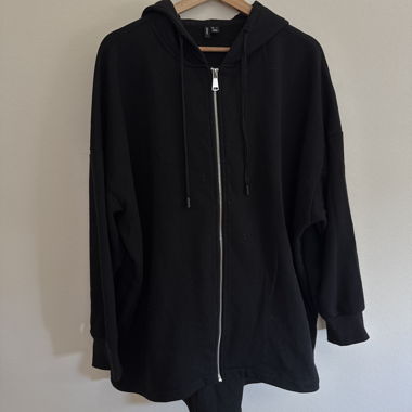 Felpa nera con zip