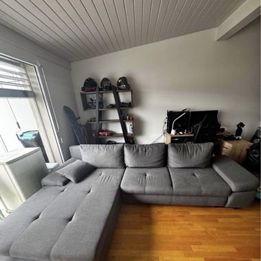 Canapé 3 places en tissu gris clair – À saisir 