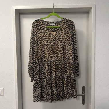 Leopard dress with long sleeves