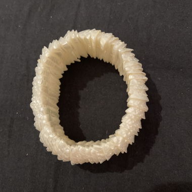 Perlenarmband in Creme