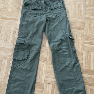 Pantaloni cargo verdi Brandy Melville