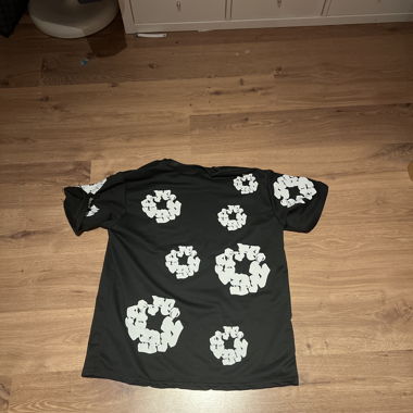 Schwarzes T-Shirt mit weissem Print