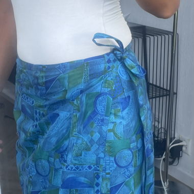 Gonna in seta con stampa astratta blu-verde