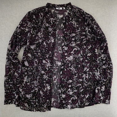 Transparente Blumenbluse mit langen Ärmeln