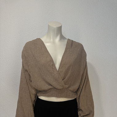 Lässiges Wickel-Crop-Top in Taupe