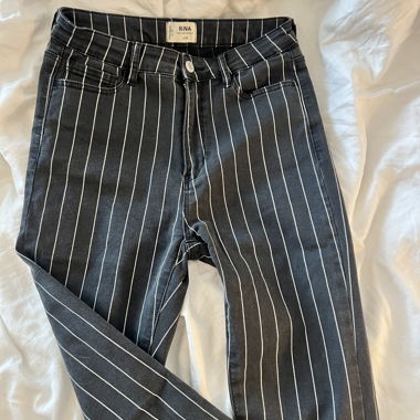Jeans a vita alta a righe