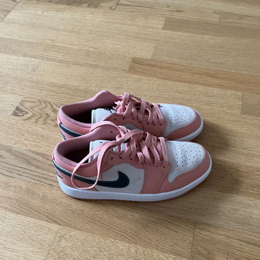 Jordan 1 Low Light Madder Root