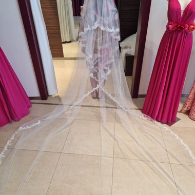 Kathedrale-Schleier 3.5m weiss Spitze & Blusher