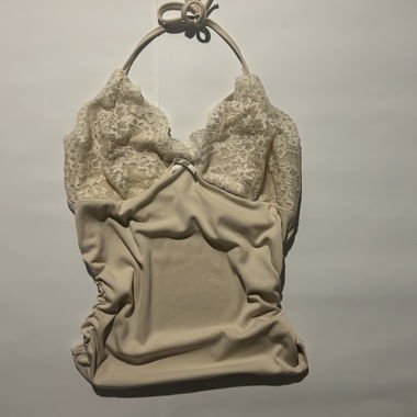 Haut en dentelle beige