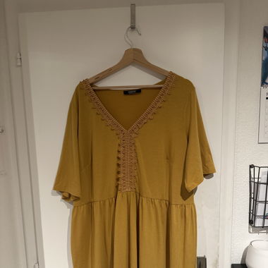 Robe moutarde