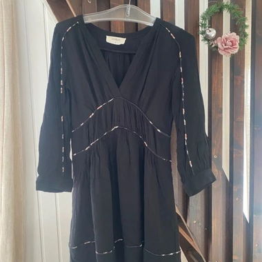 Robe noire en viscose à manches 3/4 BASH