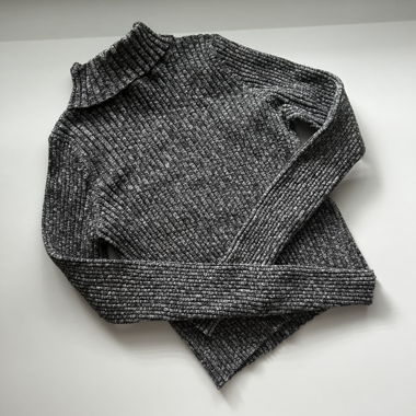 Maglione in maglia corto grigio