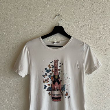 White Graphic Tee – Moët & Butterflies 